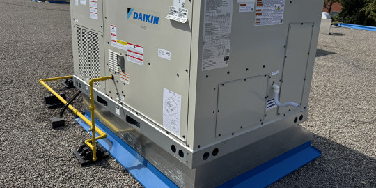 commercial-hvac-industrial-Rooftop-Thornhill-upgrade-Carrier-to-Daikin-5-Ton-after-front-view