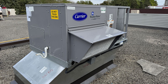 commercial-hvac-industrial-Rooftop-carrier-upgrade-Villa-Risi-Restaurant-Newmarket-after-front-view