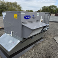 commercial-hvac-industrial-Rooftop-carrier-upgrade-Villa-Risi-Restaurant-Newmarket-after-front-view