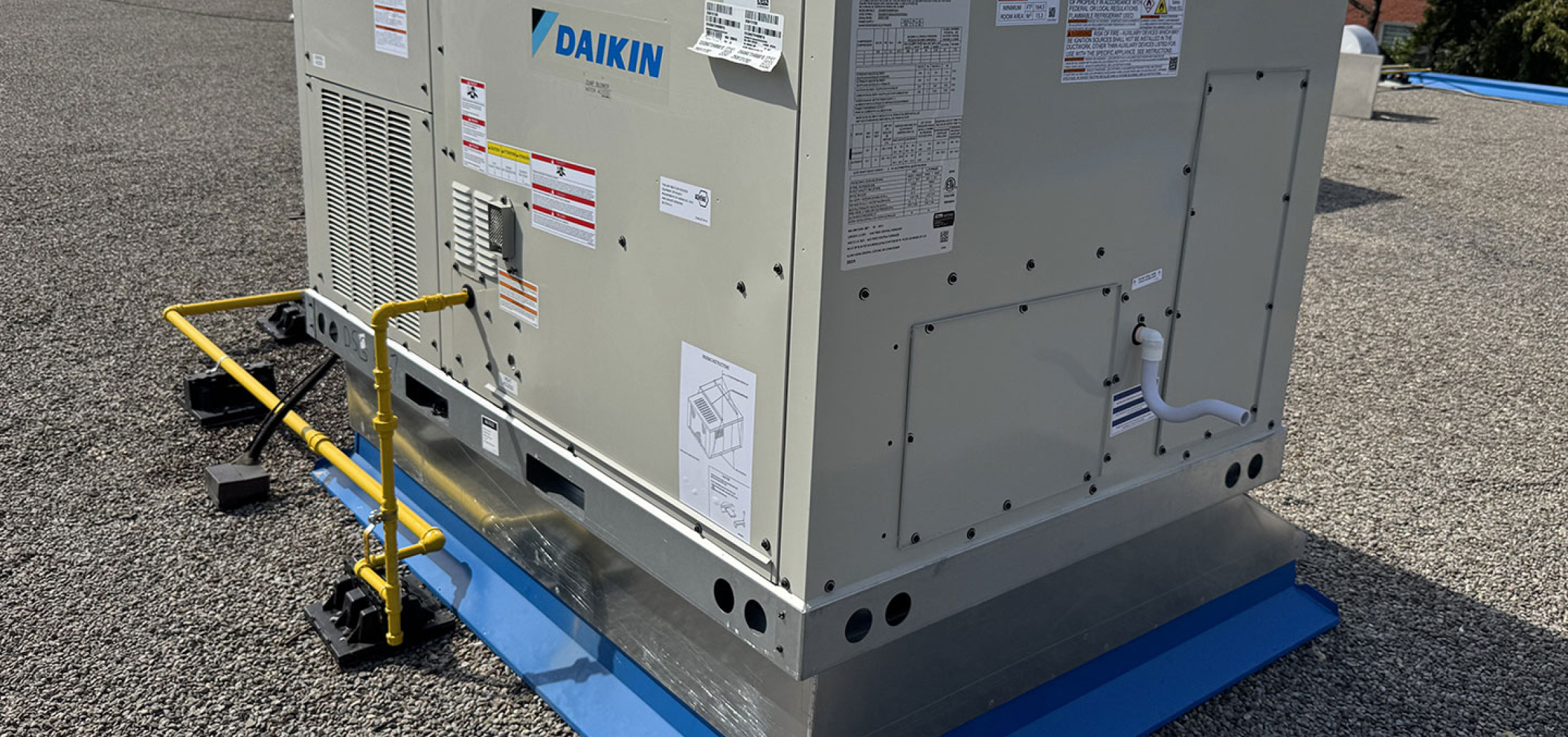 commercial-hvac-industrial-Rooftop-Thornhill-upgrade-Carrier-to-Daikin-5-Ton-after-front-view